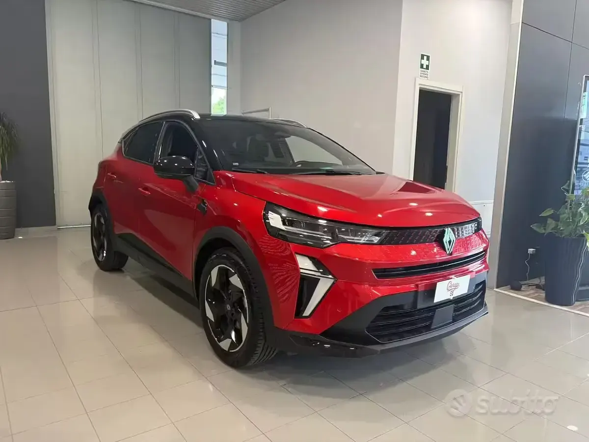 Usata Renault Captur Techno 101 CV (74 kW) 2025 Rosso SUV