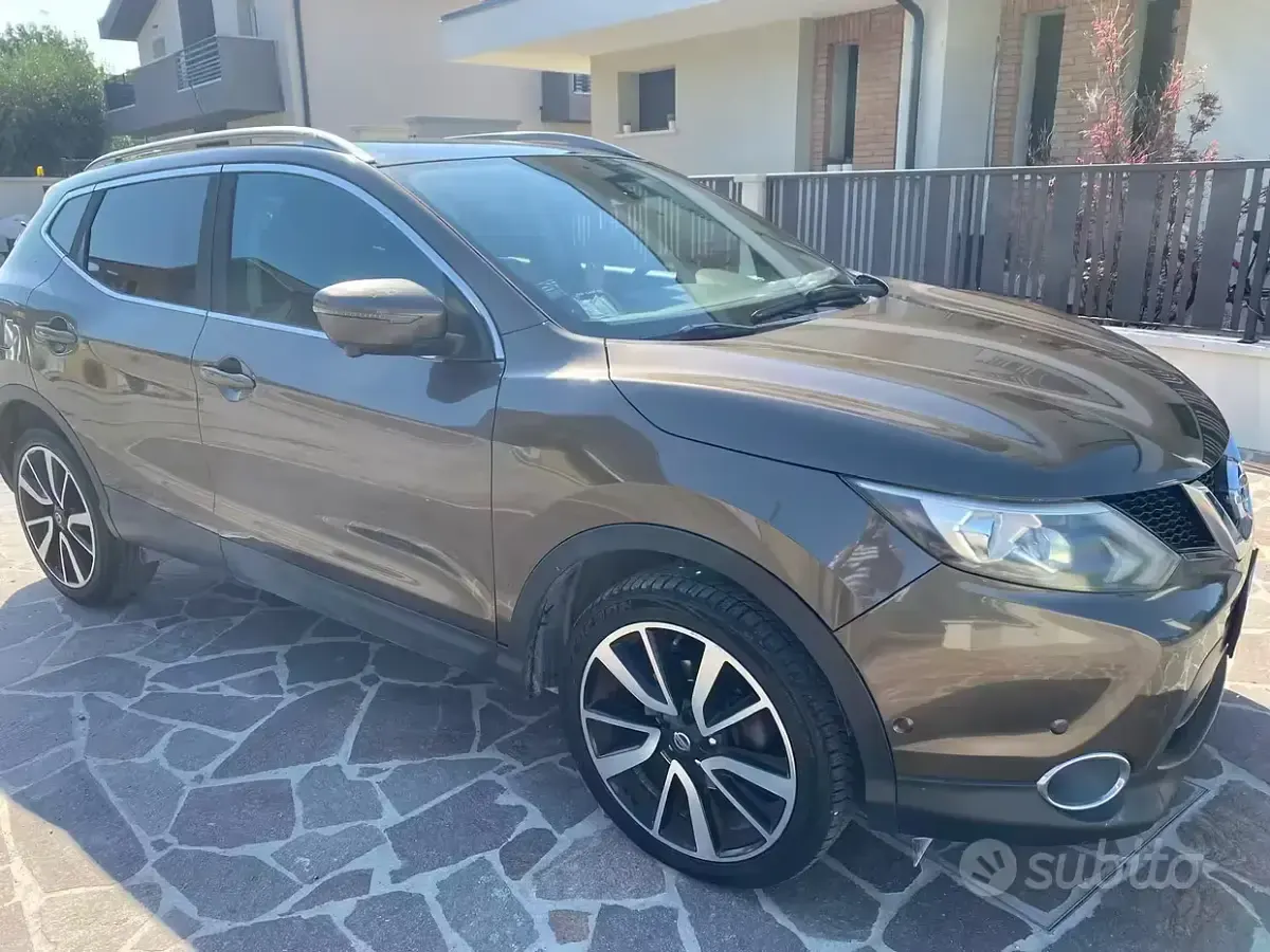 Usata Nissan Qashqai 131 CV (96 kW) 2014 Marrone SUV