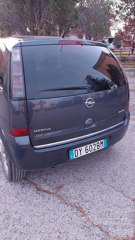 Usata Opel Meriva Club 75 CV (55 kW) 2009 Blu/azzurro Monovolume
