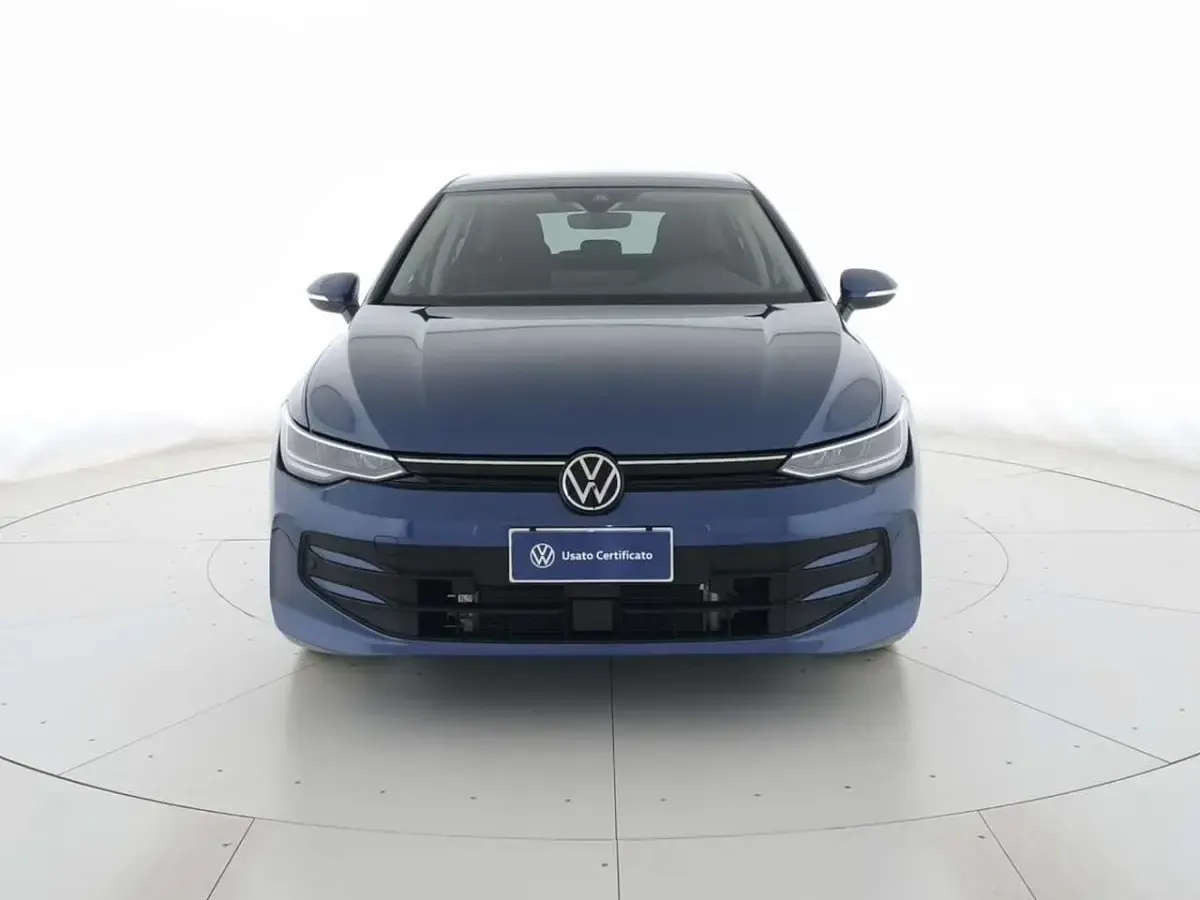 Usata VW Golf VIII Edition 204 CV (150 kW) 2025 Anemone blue metallizzato Berlina