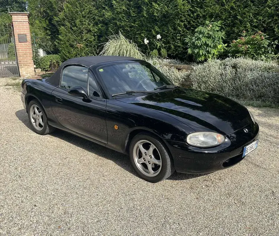 Usata Mazda MX5 110 CV (80 kW) 1999 Nero Cabrio
