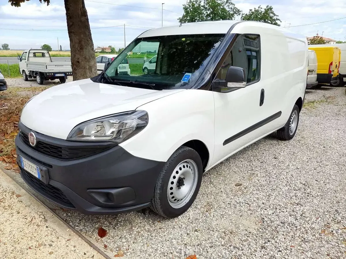 Usata Fiat Doblò Business 105 CV (77 kW) 2021 Bianco Monovolume