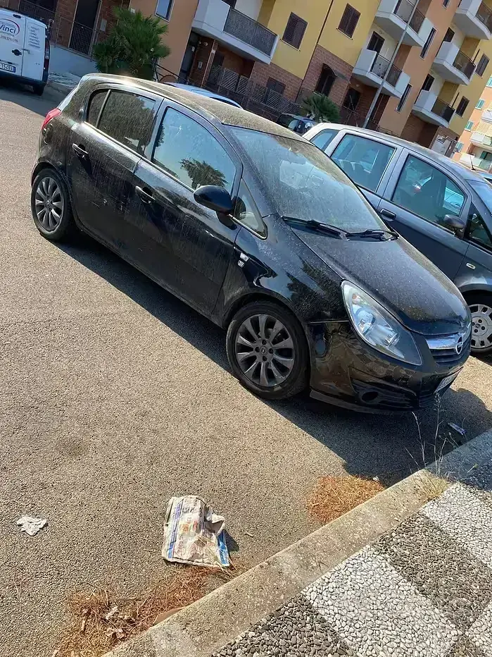 Usata Opel Corsa 80 CV (58 kW) 2010 Nero Utilitaria