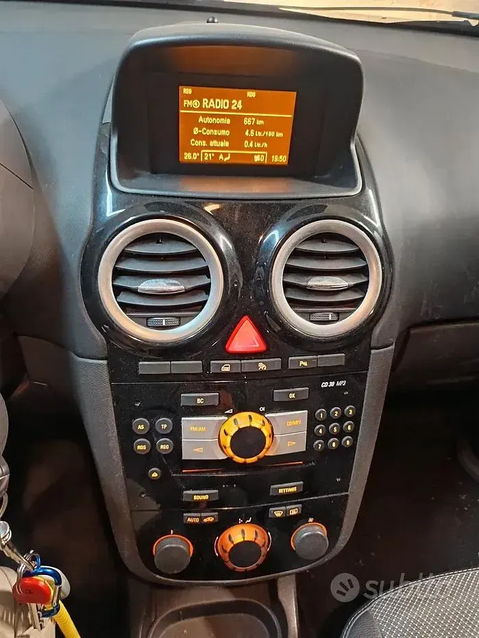 Usata Opel Corsa 95 CV (69 kW) 2012 Grigio Utilitaria