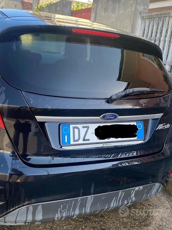Usata Ford Fiesta 96 CV (70 kW) 2009 Nero Utilitaria