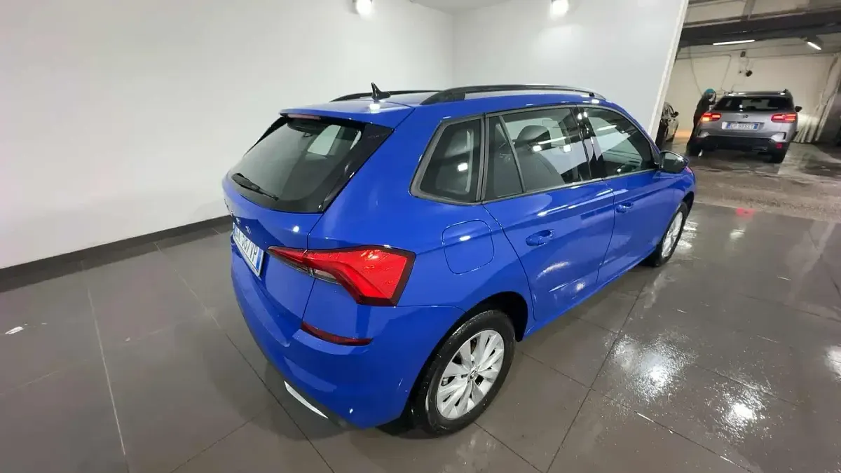 Begagnad Skoda Kamiq Ambition 110 HK (80 kW) 2022 Blå SUV