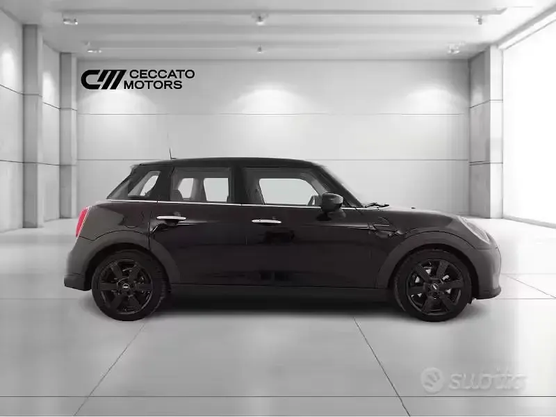 Usata Mini ONE Classic 75 CV (55 kW) 2021 Nero Utilitaria