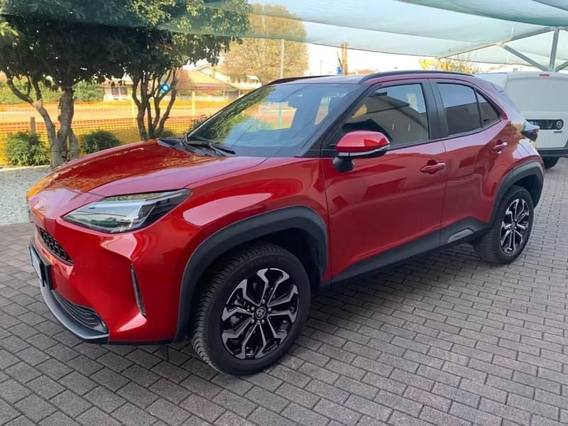 Usata Toyota Yaris Cross Sport 92 CV (67 kW) 2025 Rosso SUV