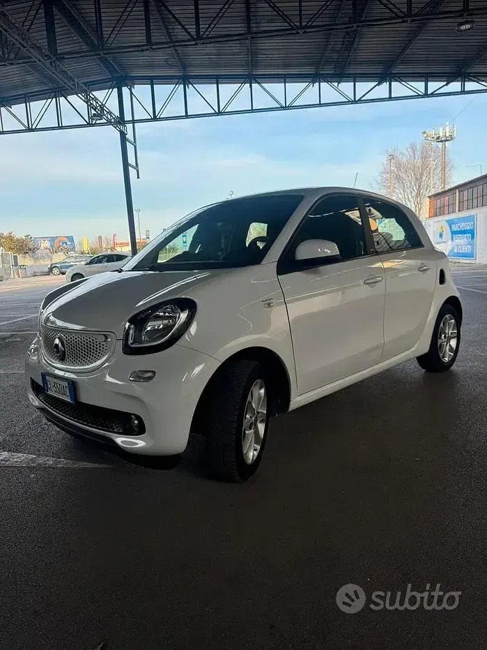 Usata Smart ForFour 71 CV (52 kW) 2018 Bianco Utilitaria