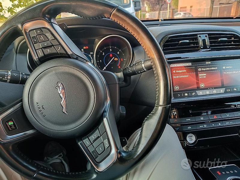 Usata Jaguar XE R-Sport 180 CV (132 kW) 2017 Nero Berlina