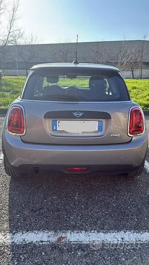Usata Mini One D 102 CV (75 kW) 2019 Grigio Utilitaria