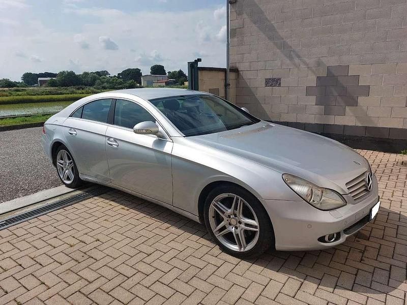 Usata Mercedes CLS350 AMG 272 CV (200 kW) 2006 Grigio Coupé