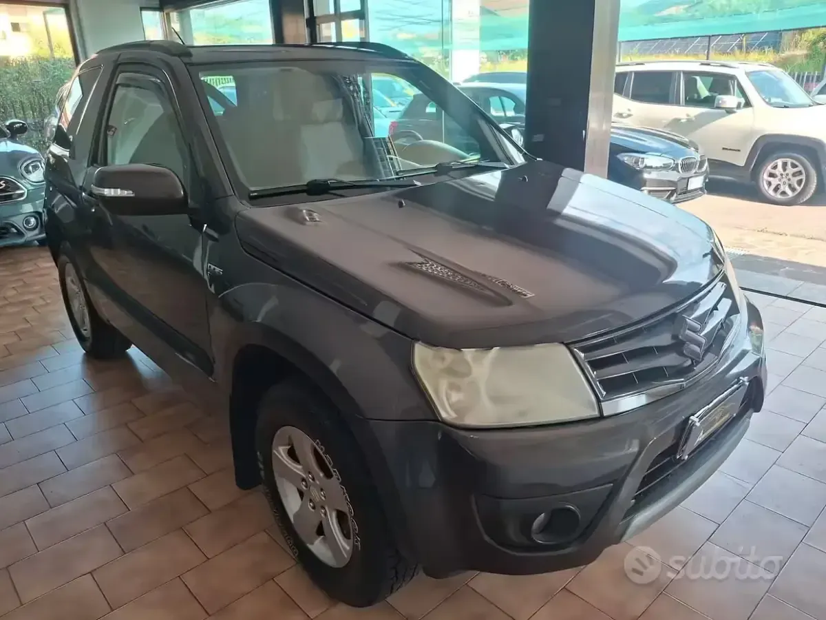 Usata Suzuki Grand Vitara 129 CV (94 kW) 2013 Grigio SUV