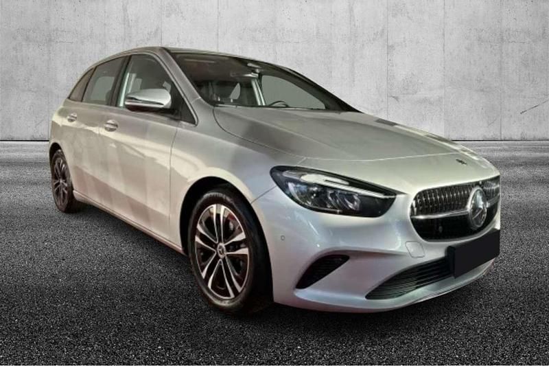 Usata Mercedes B200 Advanced 150 CV (110 kW) 2023 Argento Monovolume