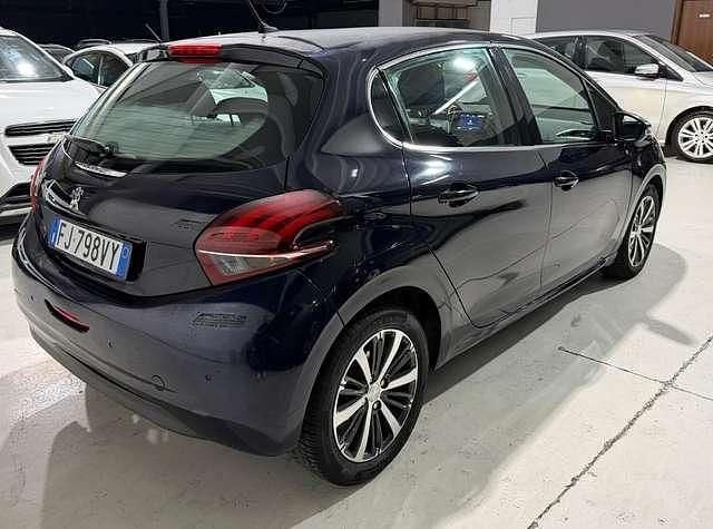 Usata Peugeot 208 GT-line 99 CV (72 kW) 2017 Blu Utilitaria