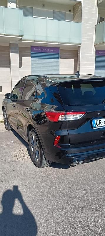 Usata Ford Kuga 152 CV (111 kW) 2023 Nero SUV