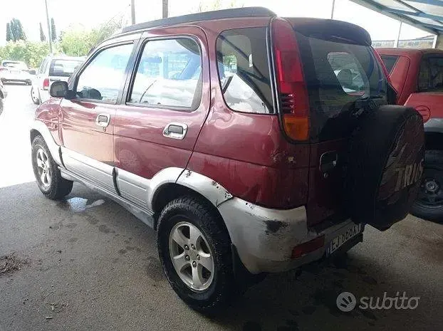 Usata Daihatsu Terios 90 CV (66 kW) 2004 Rosso SUV