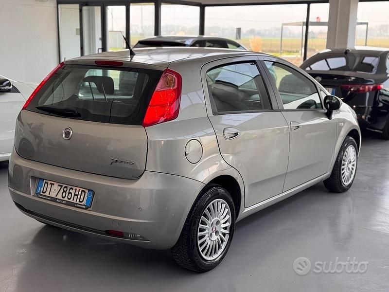 Usata Fiat Grande Punto Dynamic 77 CV (56 kW) 2008 Grigio Utilitaria
