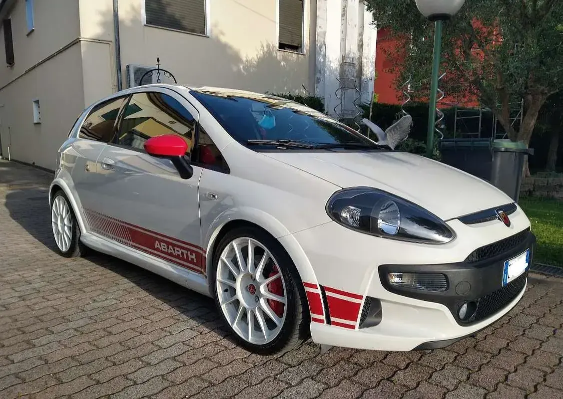Usata Abarth Punto Evo Esseesse 180 CV (132 kW) 2011 Bianco Utilitaria