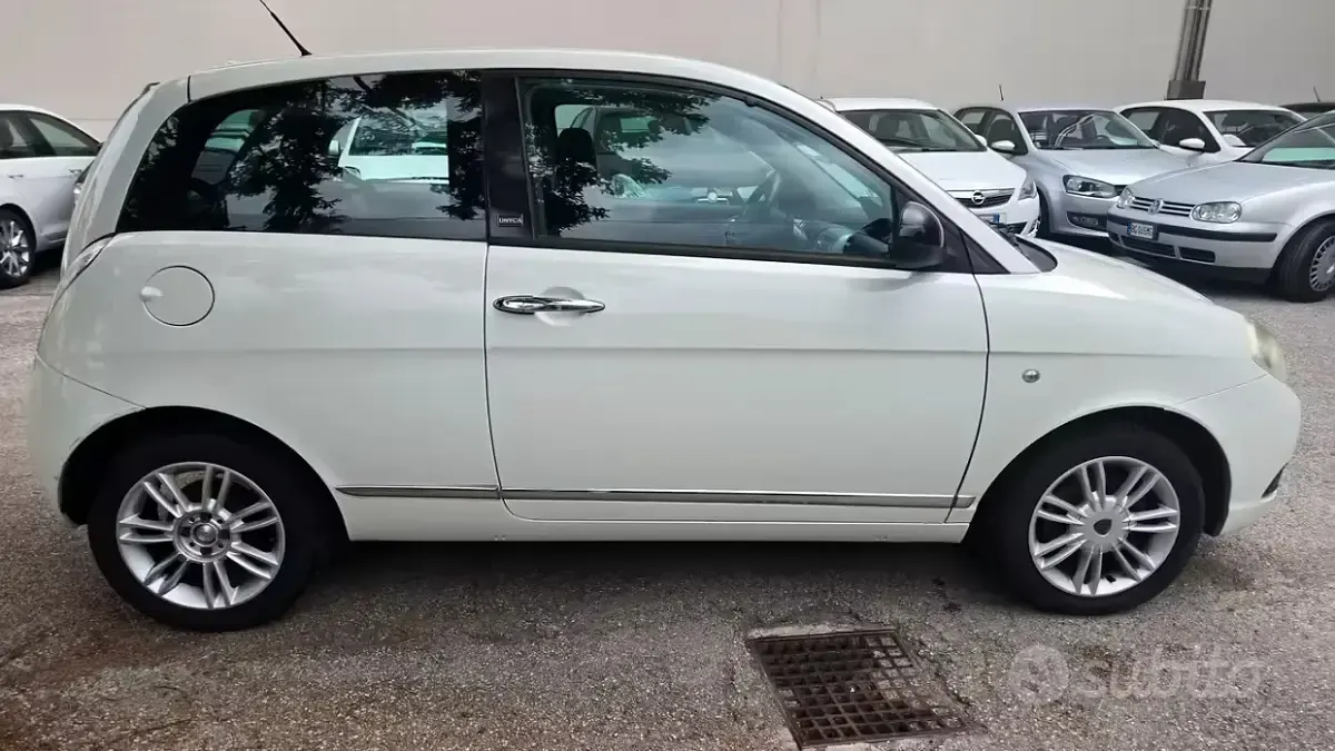 Usata Lancia Ypsilon S 75 CV (55 kW) 2012 Bianco Utilitaria