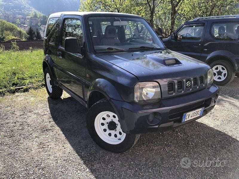 Usata Suzuki Jimny 65 CV (47 kW) 2005 Blu SUV