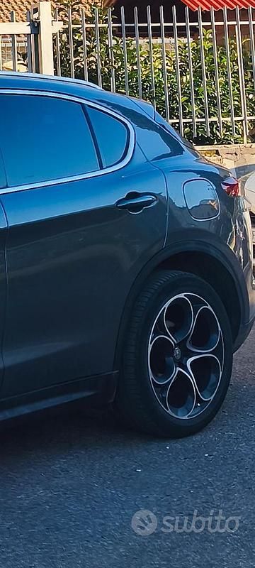 Usata Alfa Romeo Stelvio 210 CV (154 kW) 2019 Grigio SUV