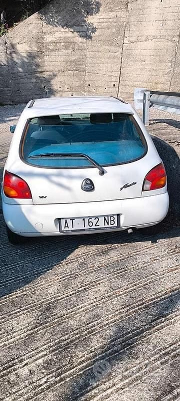 Usata Ford Fiesta 1998 Bianco Utilitaria