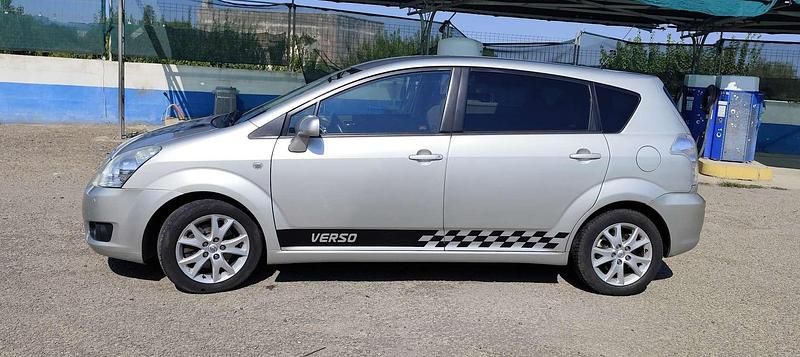 Usata Toyota Corolla Verso 136 CV (100 kW) 2009 Argento Monovolume