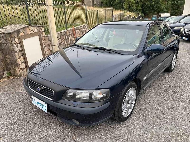 Usata Volvo S60 163 CV (119 kW) 2003 Blu Berlina