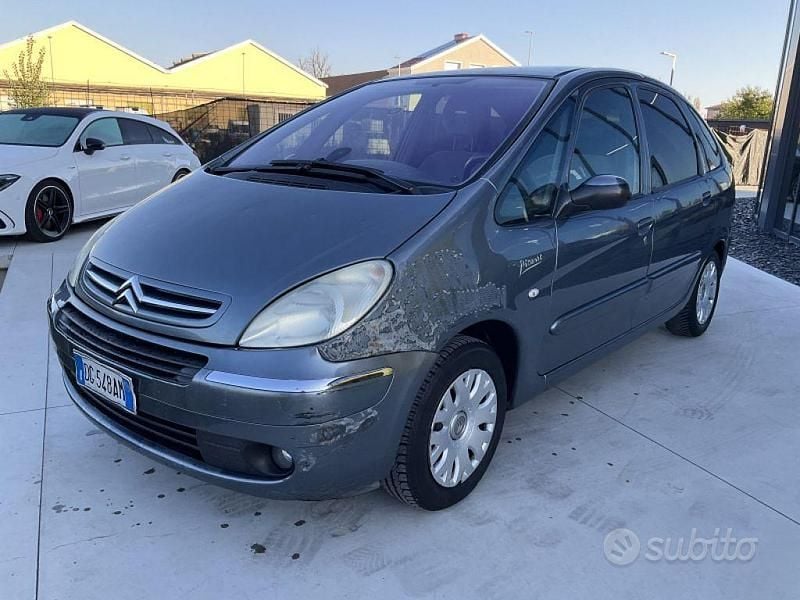 Usata Citroën Xsara Picasso 110 CV (80 kW) 2007 Grigio Monovolume