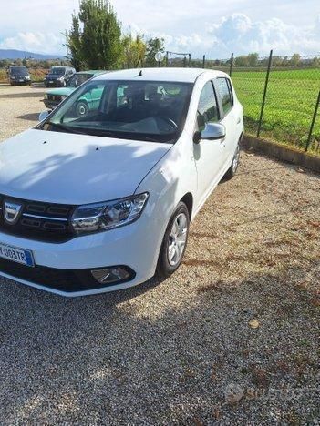 Usata Dacia Sandero 75 CV (55 kW) 2019 Bianco Utilitaria