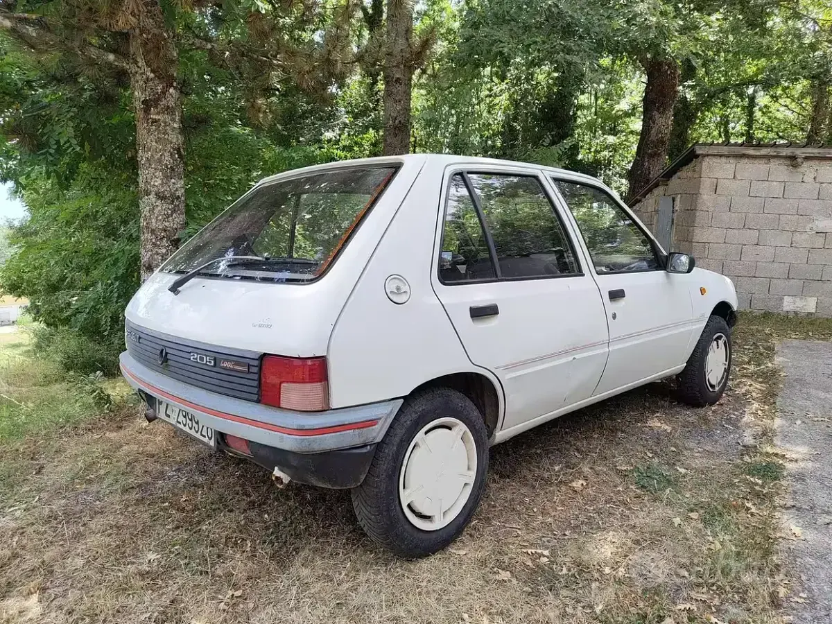 Usata Peugeot 205 44 CV (32 kW) 1991 Bianco Berlina
