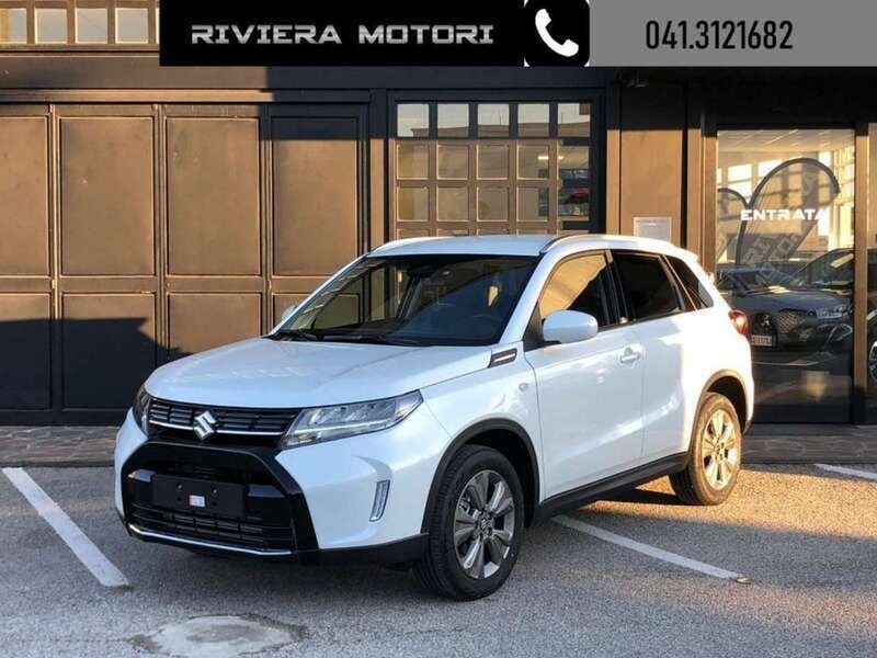 Argento Usata 2024 Suzuki Vitara Cool SUV | 23.990 € (Buon prezzo) - Immagine 1/4