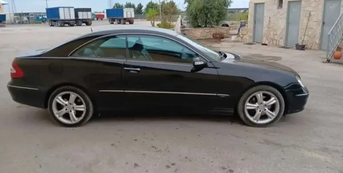 Usata Mercedes CLK270 Avantgarde 170 CV (125 kW) 2004 Coupé