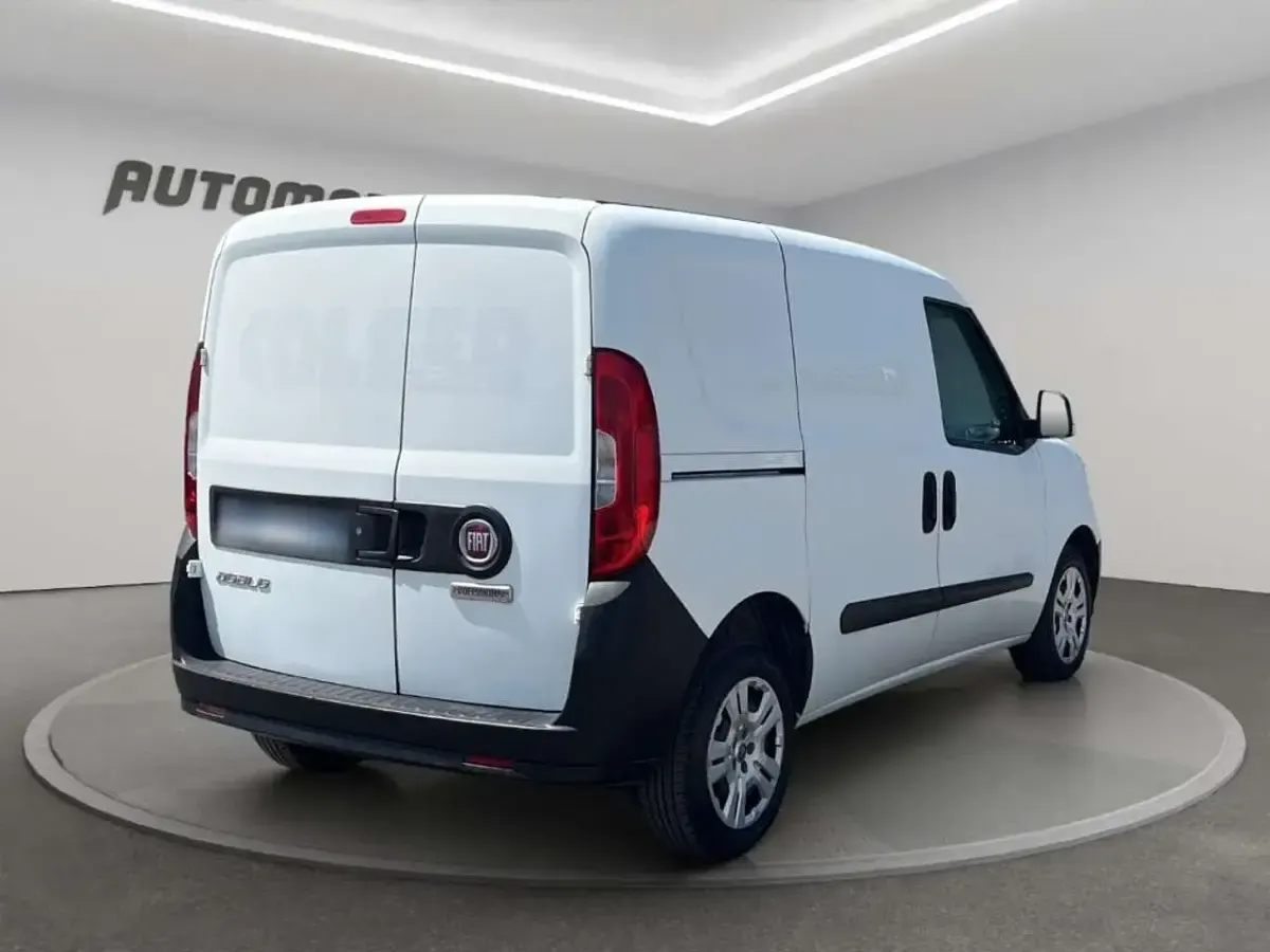 Usata Fiat Doblò 105 CV (77 kW) 2019 Bianco Monovolume