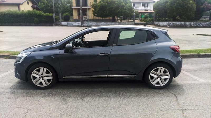 Usata Renault Clio V 140 CV (102 kW) 2021 Grigio Utilitaria