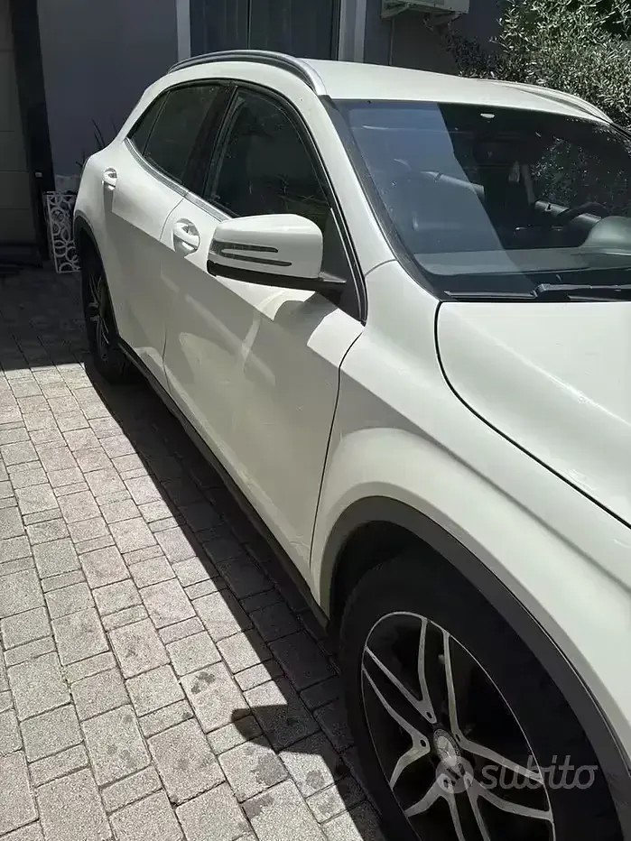 Usata Mercedes GLA200 136 CV (100 kW) 2015 Bianco SUV