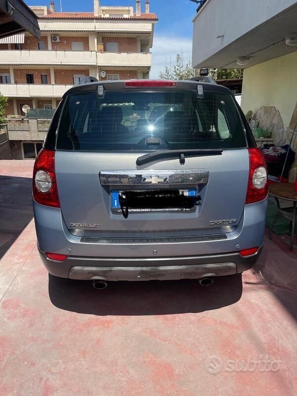 Usata Chevrolet Captiva 163 CV (119 kW) 2013 Grigio SUV