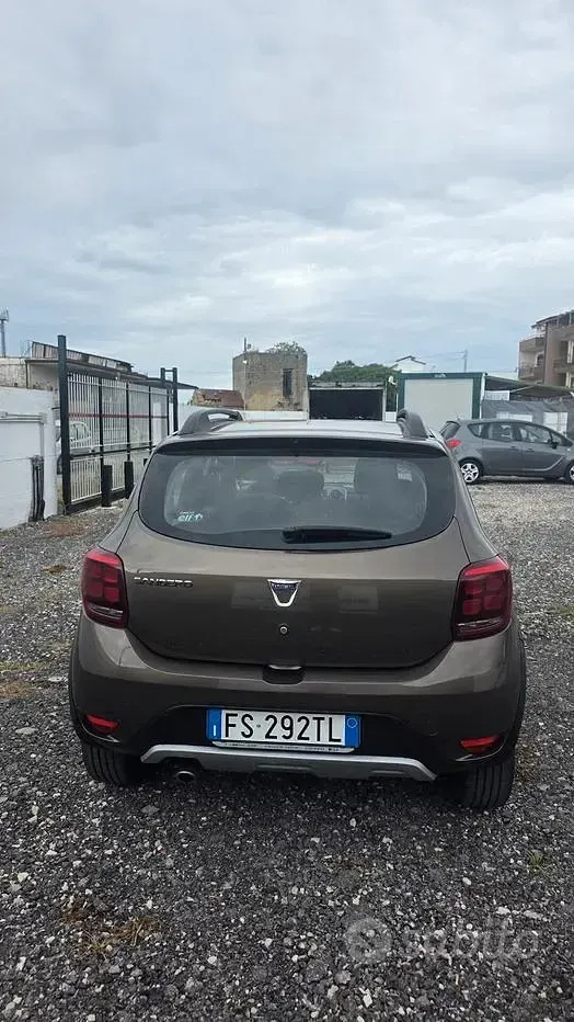 Usata Dacia Sandero Comfort 95 CV (69 kW) 2018 Marrone Berlina