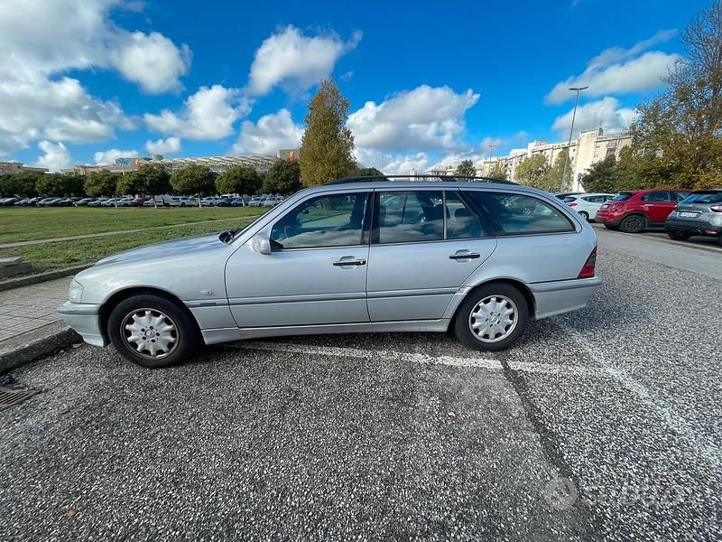 Grigio Usata 2002 Mercedes C250 Station wagon | 2000 € - Immagine 1/4