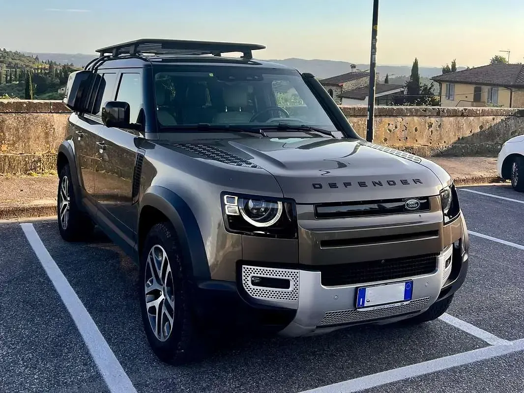 Usata Land Rover Defender HSE 241 CV (177 kW) 2020 Verde SUV