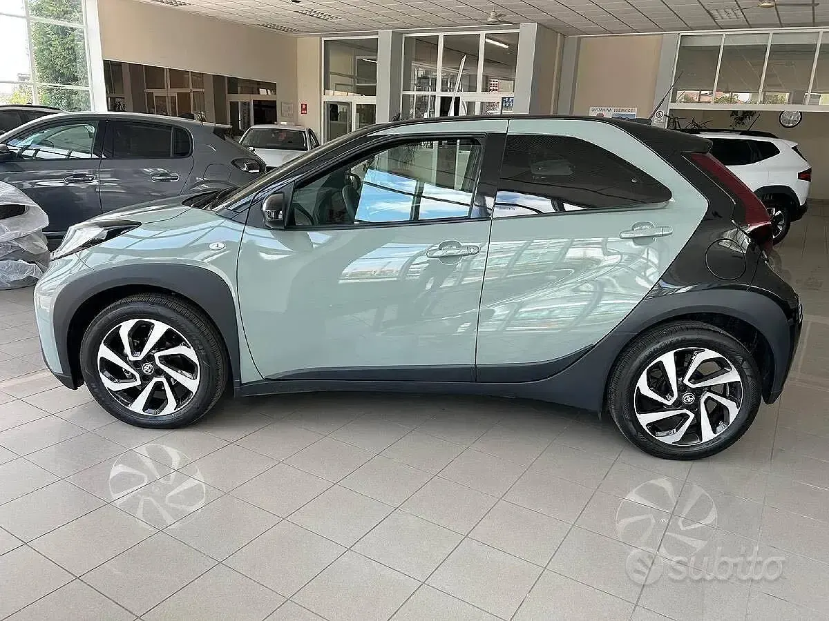 Usata Toyota Aygo X Trend 72 CV (52 kW) 2024 Cardamom green bitone SUV