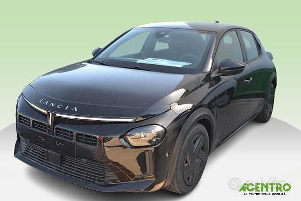 Nuova Lancia Ypsilon 101 CV (74 kW) 2025 Nero Utilitaria