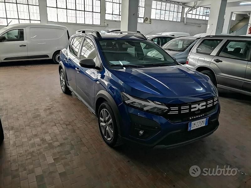 Blu Usata 2022 Dacia Sandero Stepway Due volumi | 13.950 € (Buon prezzo) - Immagine 1/4