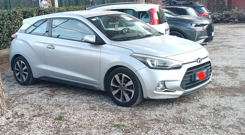 Usata Hyundai i20 84 CV (61 kW) 2015 Grigio Coupé