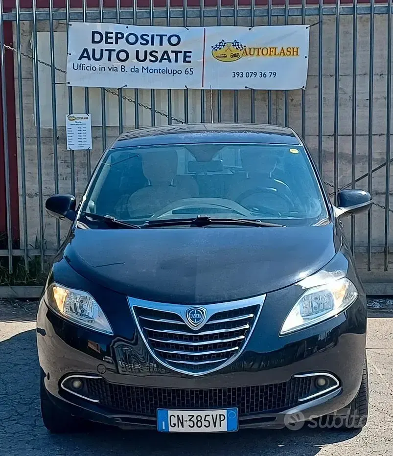 Usata Lancia Ypsilon Silver 80 CV (58 kW) 2013 Nero Utilitaria