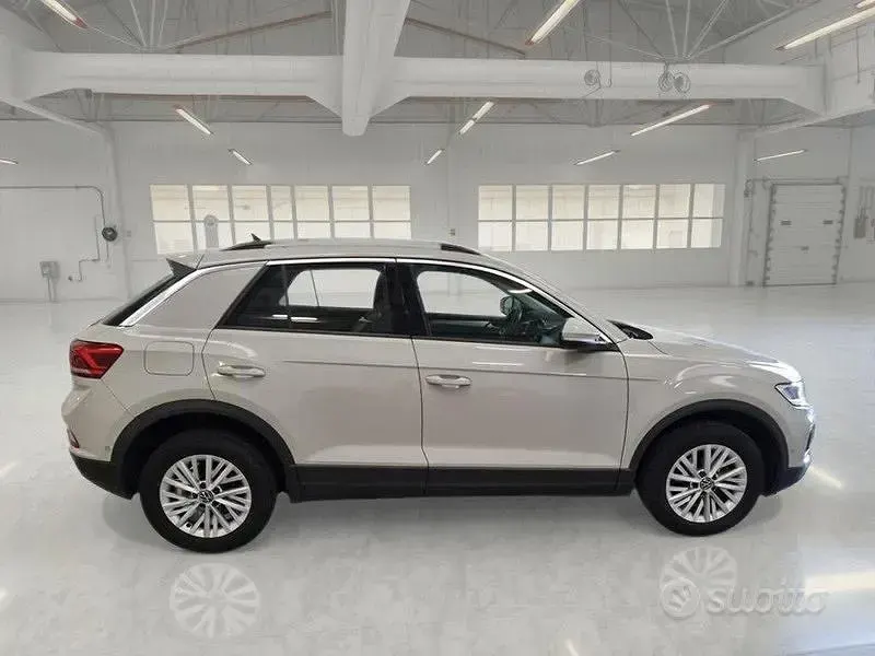 Usata VW T-Roc Life 149 CV (109 kW) 2023 Bianco SUV
