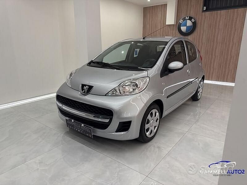 Usata Peugeot 107 68 CV (50 kW) 2009 Grigio Utilitaria