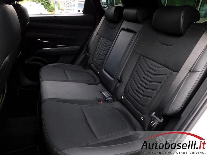 Usata Hyundai Tucson 215 CV (158 kW) 2025 Grigio metallizato SUV