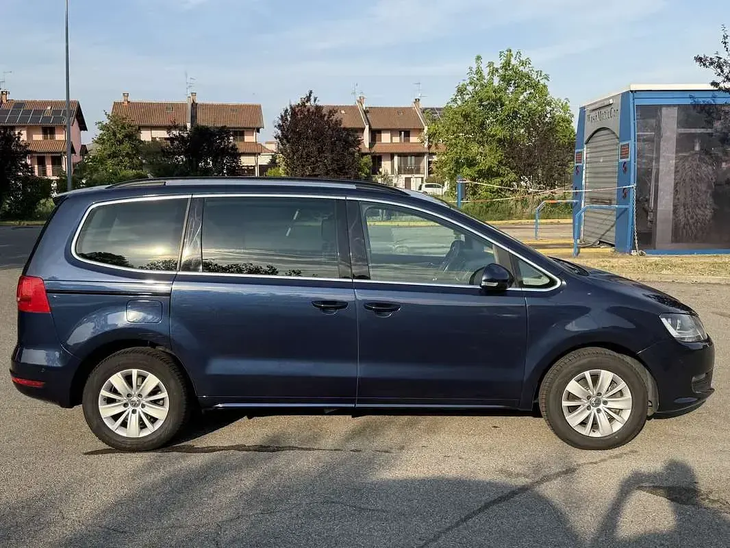 Usata VW Sharan Comfortline 140 CV (102 kW) 2012 Blu/azzurro Monovolume